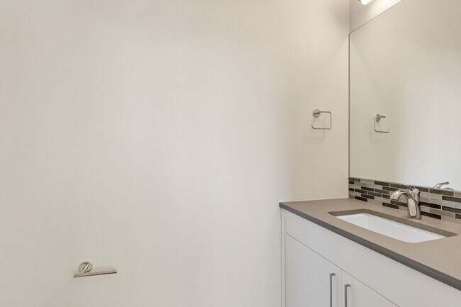 Building Photo - Modern 2BR Lafayette Home | Finished Basement, Garage & Quartz Kitchen