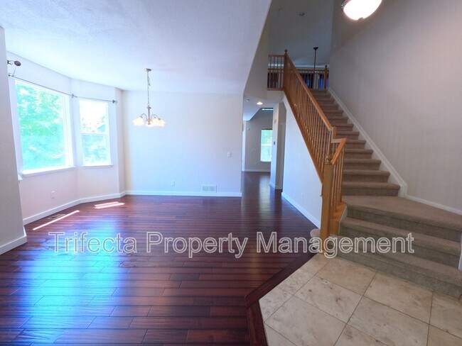 Building Photo - 2215 Harvest St