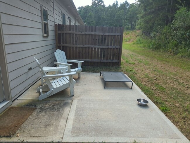 Building Photo - Beautiful 2 Bedroom 2 Bath in Oakwood Subd...