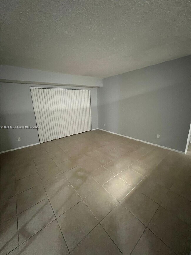 Building Photo - 10521 SW 158th Ct