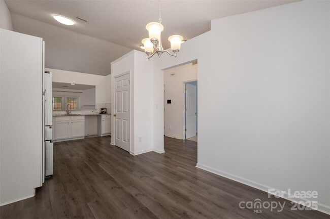 Building Photo - 8424 Angwin Pl