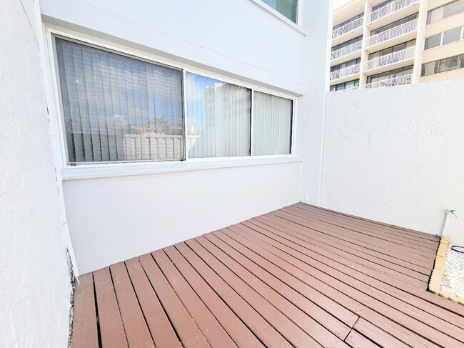 Building Photo - 500 Treasure Island Causeway