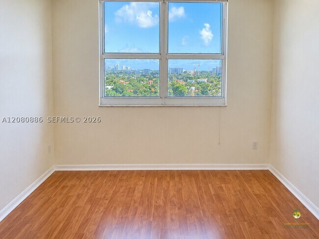 Building Photo - 2665 SW 37th Ave