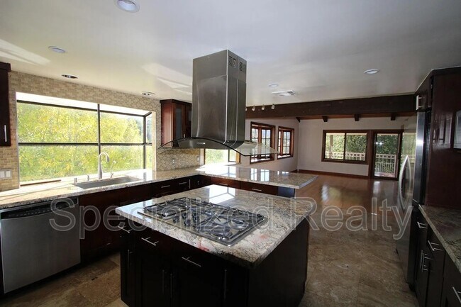 Building Photo - 3694 Berwick Dr