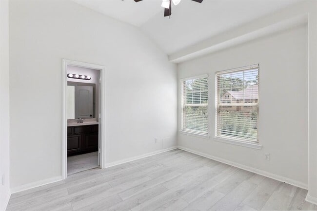 Building Photo - 14 Cheswood Manor Drive