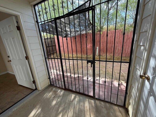 Building Photo - 4246 Dorel Dr