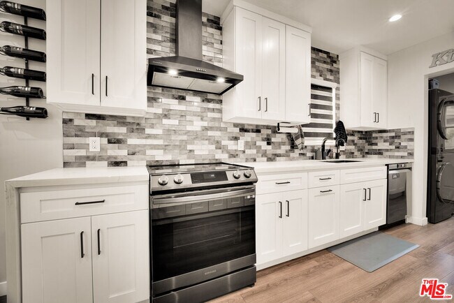 Building Photo - 12827 Sylvan St