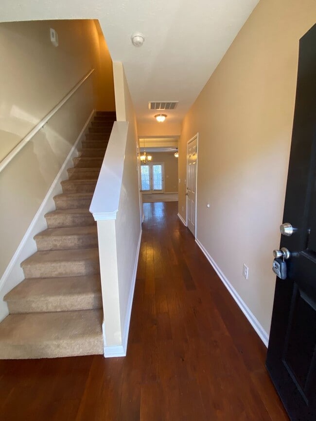 Building Photo - 2071 Reserve Ln