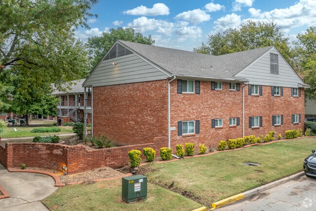 Building Photo - Brookwood Apartments