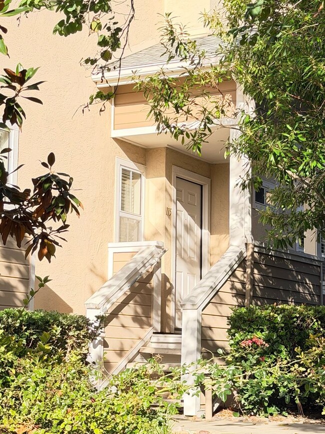 Building Photo - 3 Bed / 3 Bath Townhome in Scripps Ranch