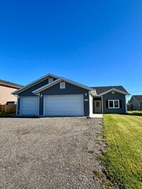 Building Photo - Spacious & Dog-Friendly 3BD/2BA Home with ...
