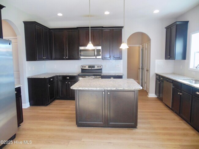 Building Photo - 98 E Bailey Ln
