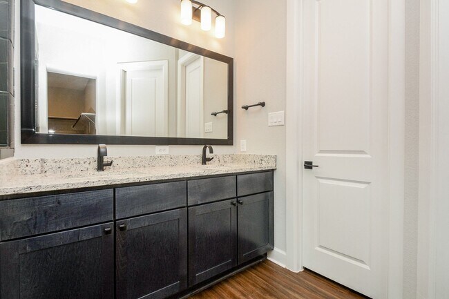 Building Photo - 2902 Tanager Trace