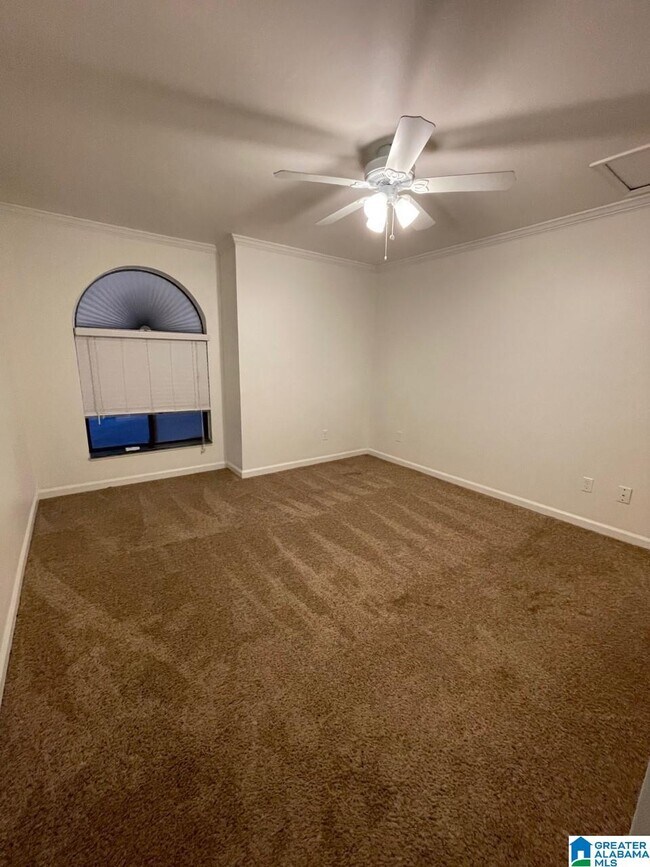 Building Photo - 236 E Green