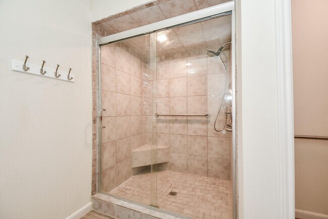 Building Photo - 10809 Colony Wood Pl
