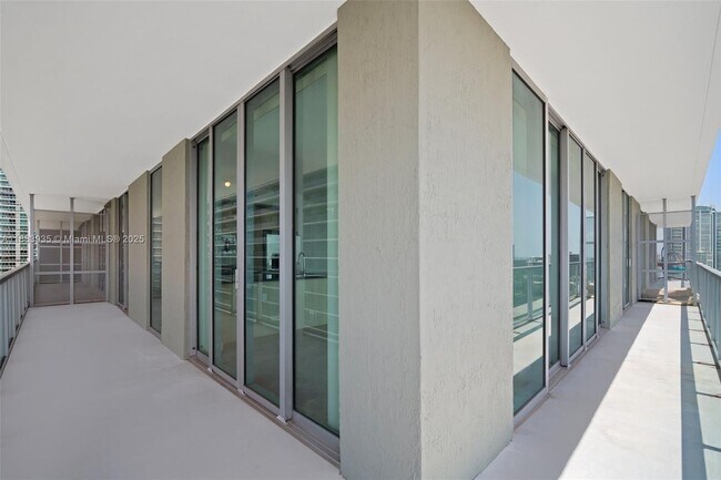 Building Photo - 79 SW 12th St