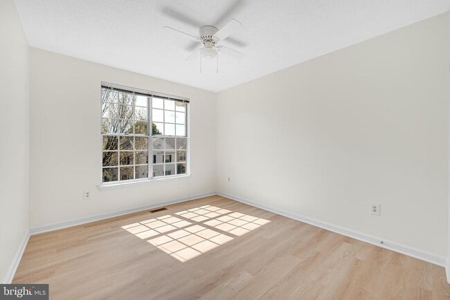 Building Photo - 2303 Massanutten Dr