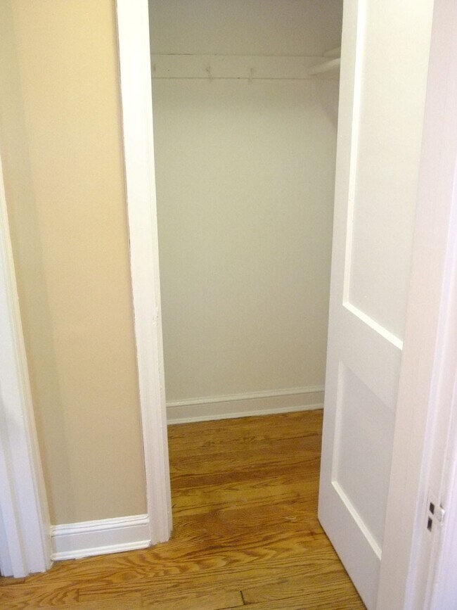 Building Photo - 8206 Greenwood Ave