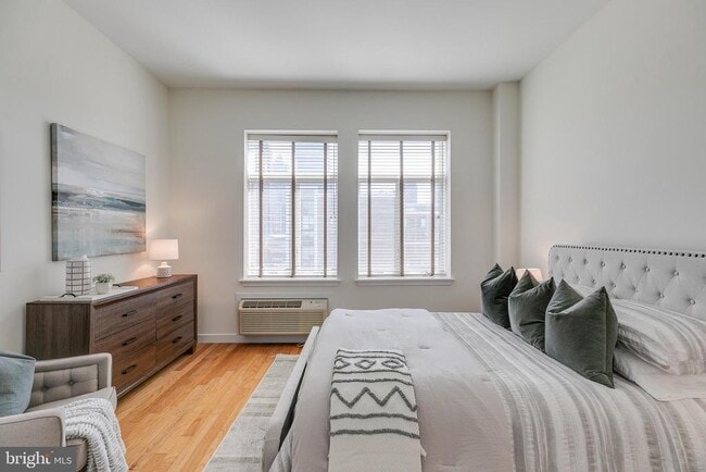 Building Photo - 1900 Hamilton St