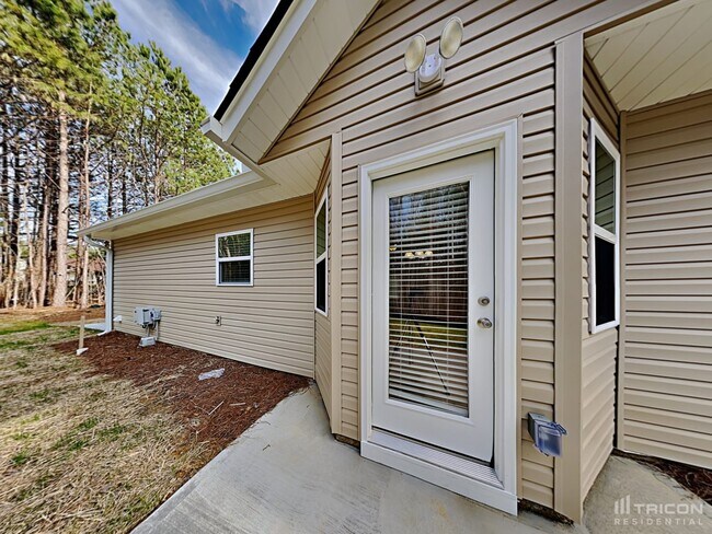 Building Photo - 192 Fairfax Dr
