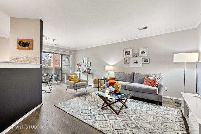 Building Photo - 1711 Buttonwood Cir