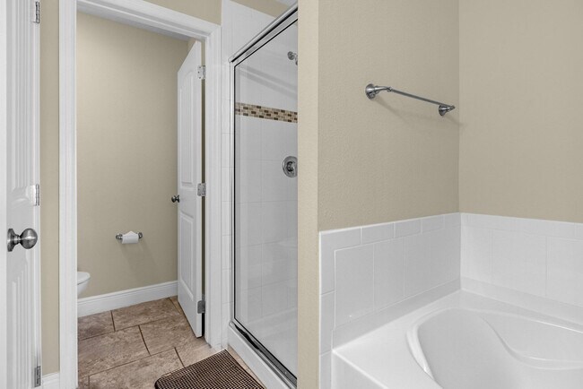 Building Photo - 5259 Wildwood Wy