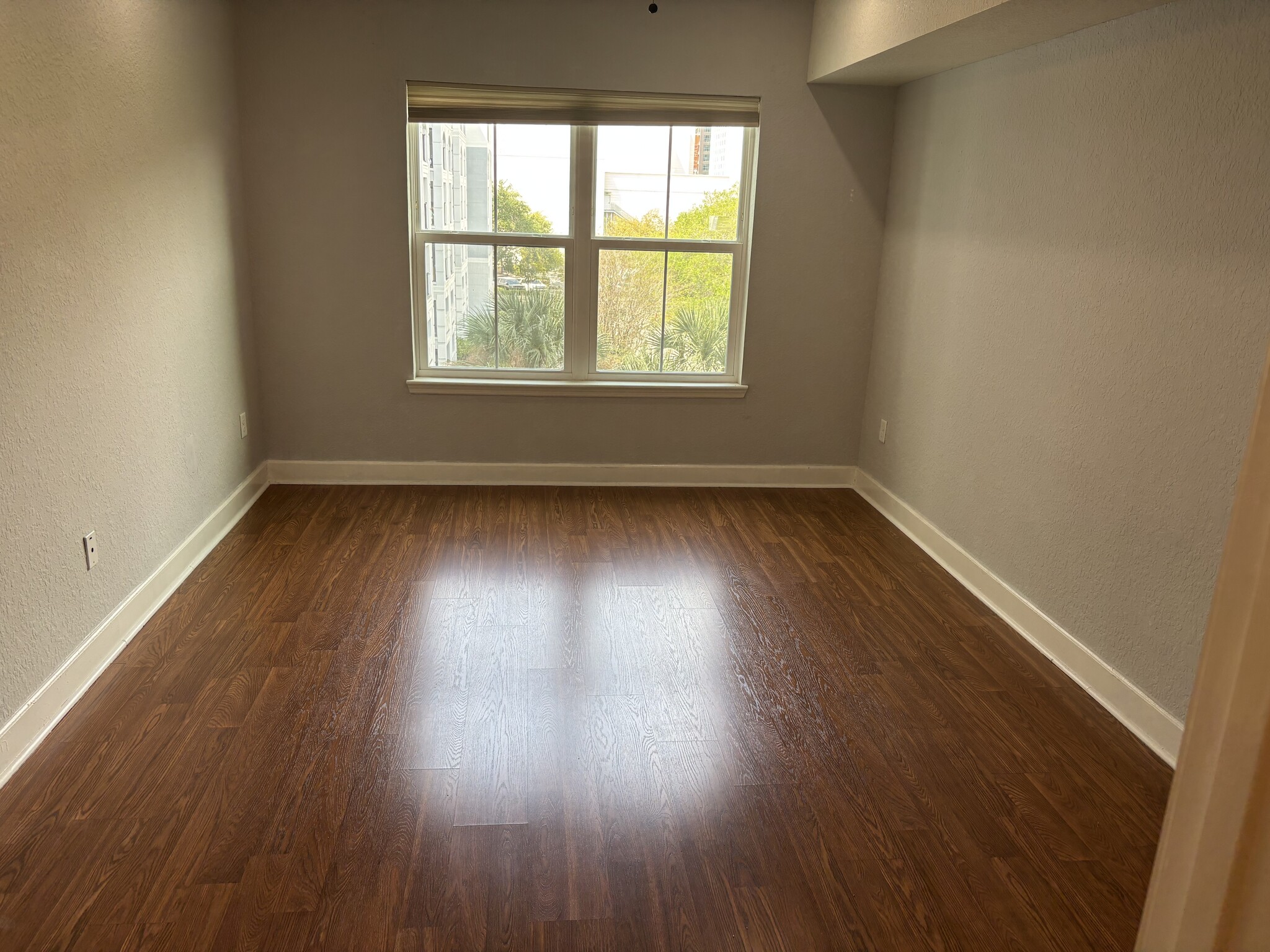 Building Photo - 206 E South St