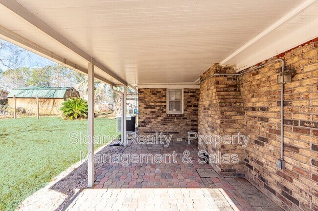 Building Photo - 176 Foxborough Rd