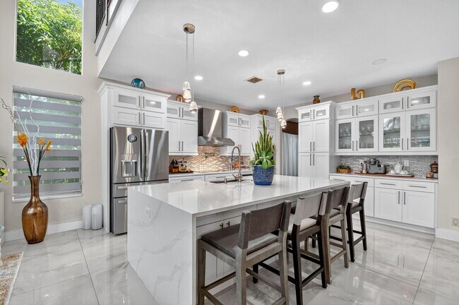 Building Photo - 9167 Oak Alley Dr