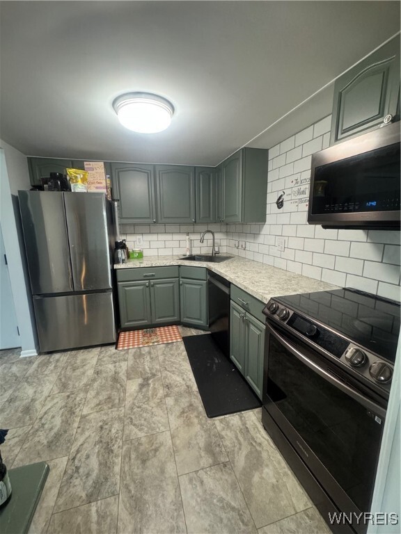 Building Photo - 95 Carriage Dr