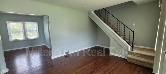 Building Photo - 555 Wesbrook St