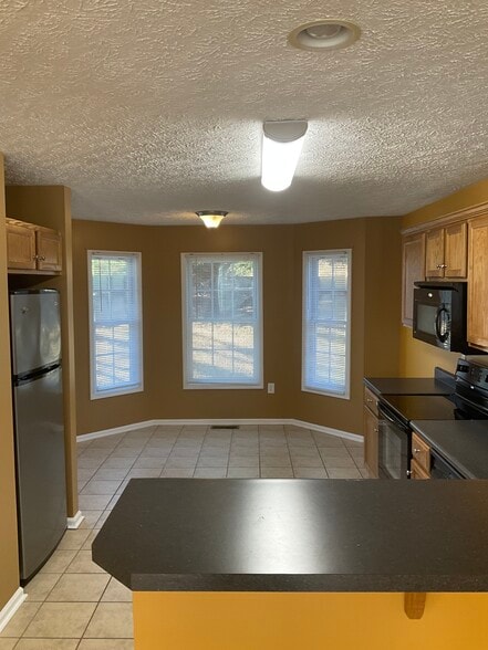 Building Photo - 114 Sutherland Dr