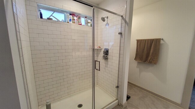 Building Photo - 4011 Itzle Is Ct