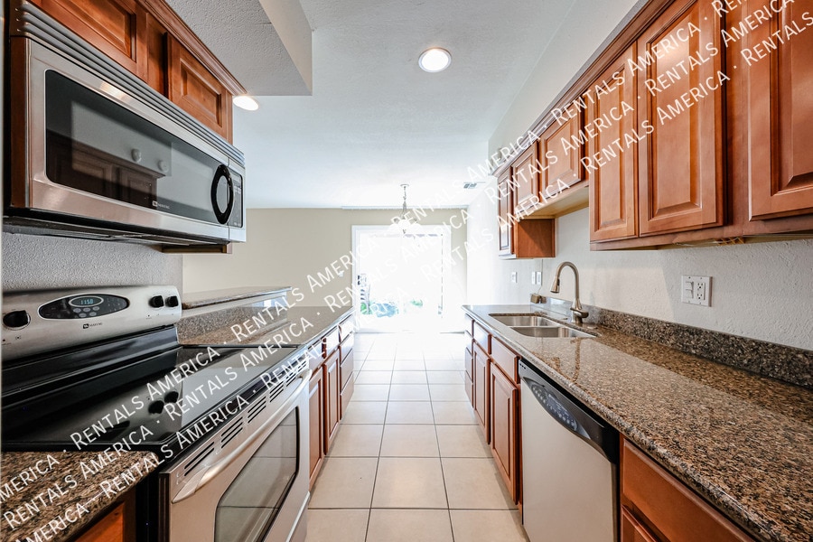 Building Photo - 8825 S 48th St