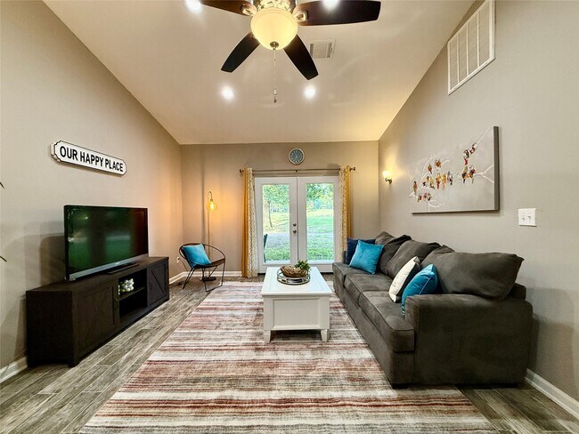 Building Photo - 3487 Balboa Cir
