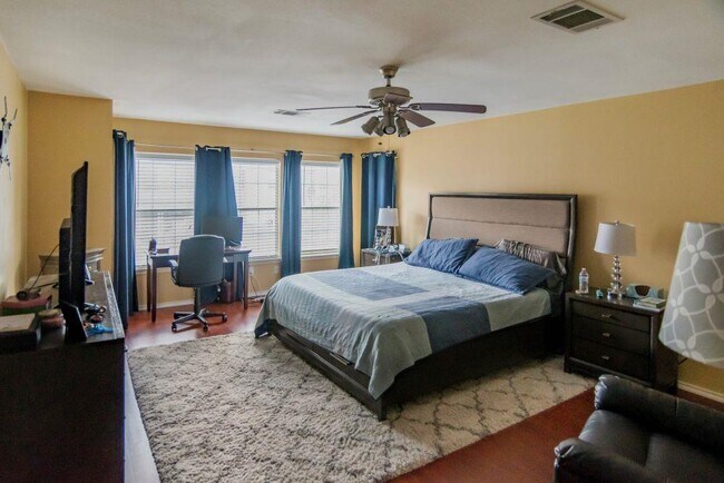 Building Photo - 1117 Del Roy Dr