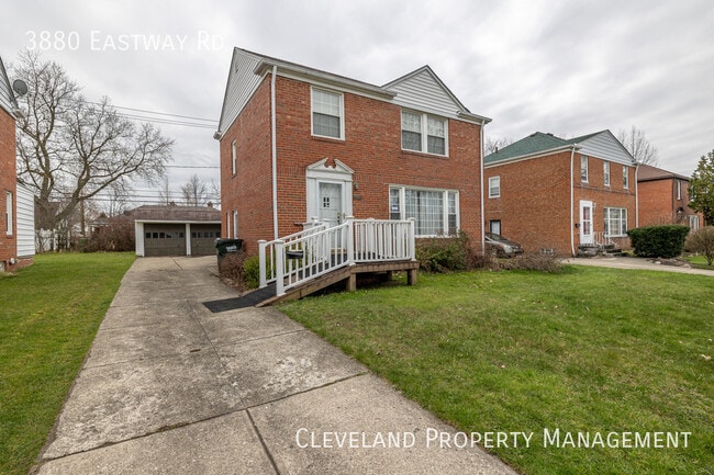 Building Photo - Large South Euclid Colonial