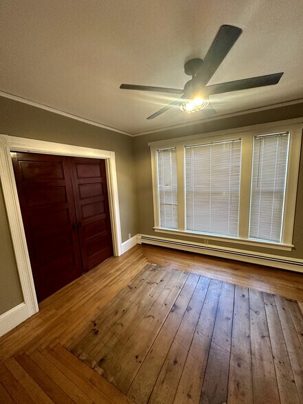 Building Photo - 569 Rimmon St