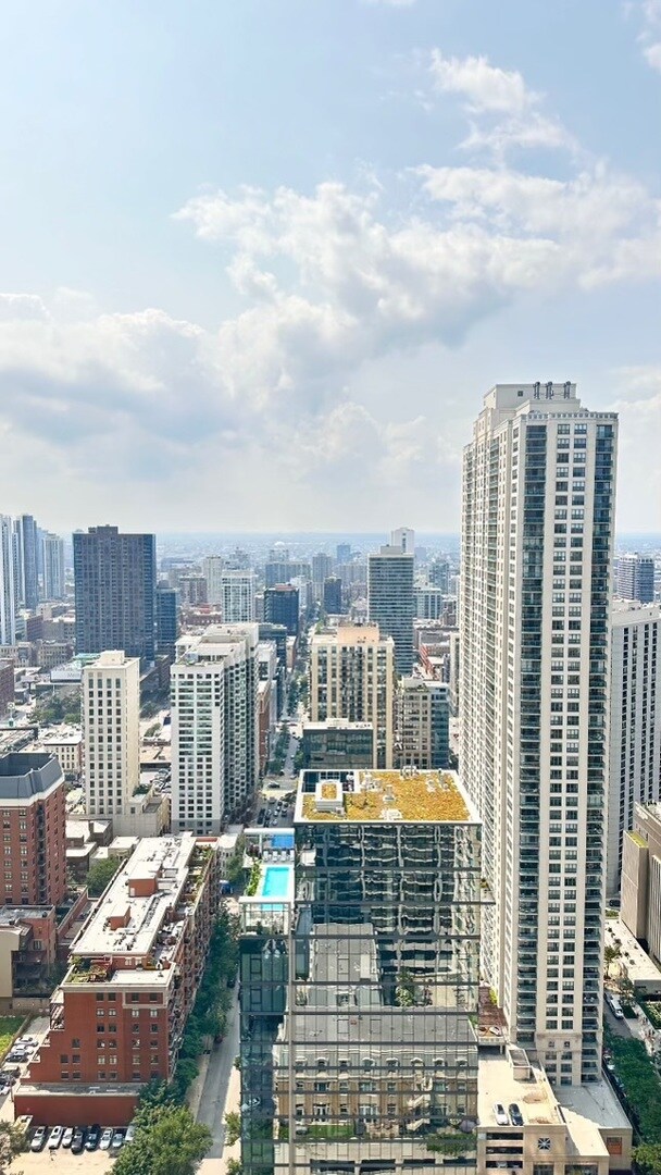 Building Photo - 30 E Huron St