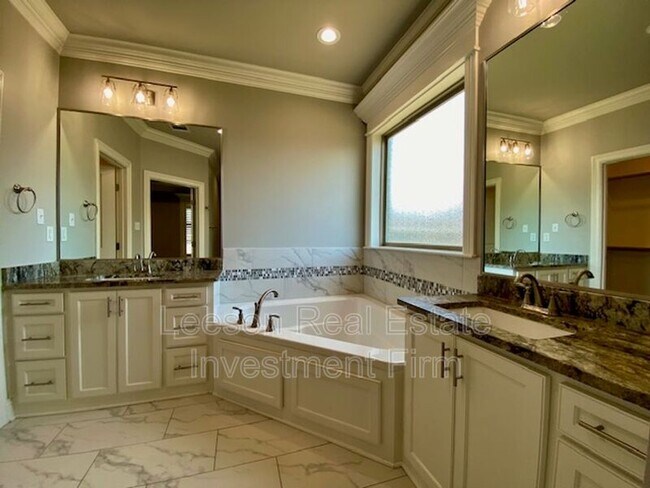 Building Photo - 2076 Highpoint Pl