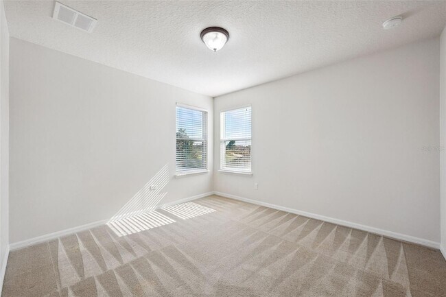 Building Photo - 1310 Oakcrest Ct