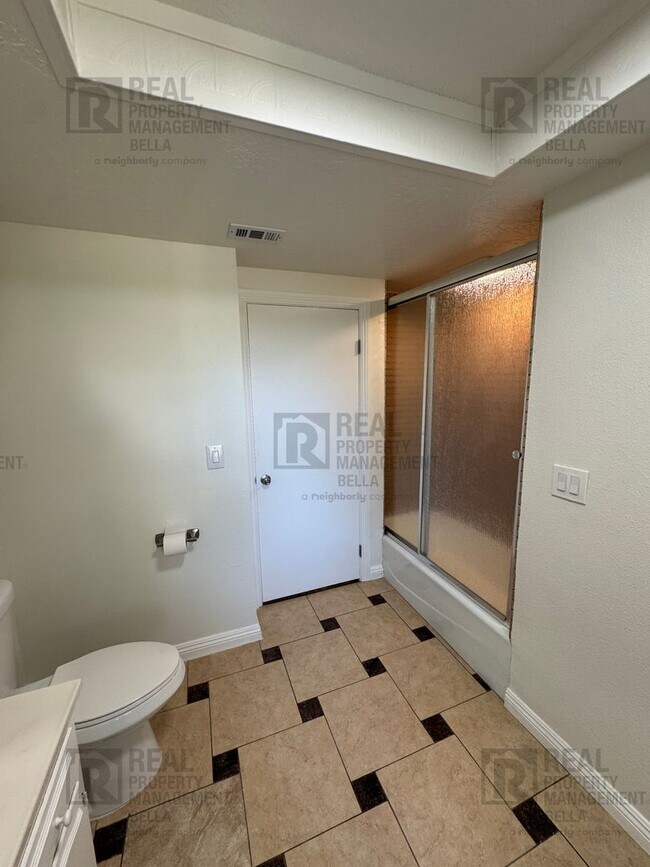 Building Photo - 7BR Single-Story Retreat on 2.7+ Acres – Spacious, Sun-Filled Living in Prime Temecula