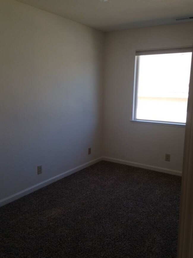 Building Photo - 2685 Glen Eagles Dr