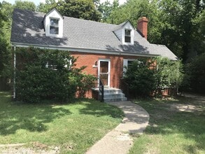 Building Photo - Adorable 4 bdrm/2 bath Home Located on Monument Ave. Near Willow Lawn!