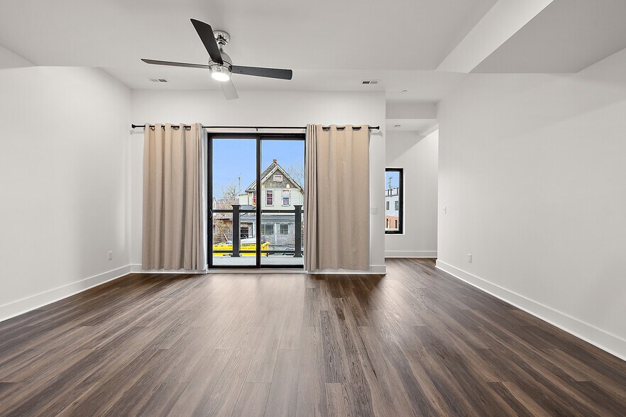 Building Photo - 2732 Harrison St