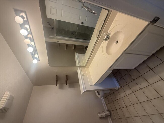 Building Photo - 260 McKendree Ln