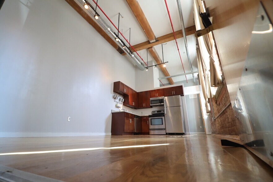 Building Photo - 1350 Rosa L Parks Blvd