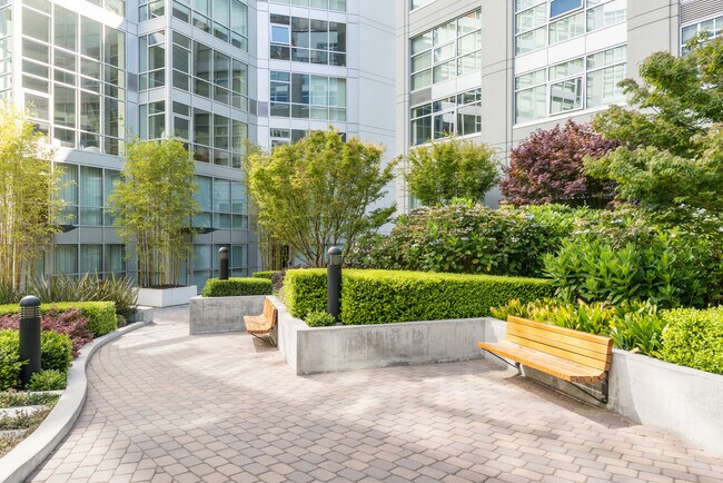 Building Photo - 200 Brannan St