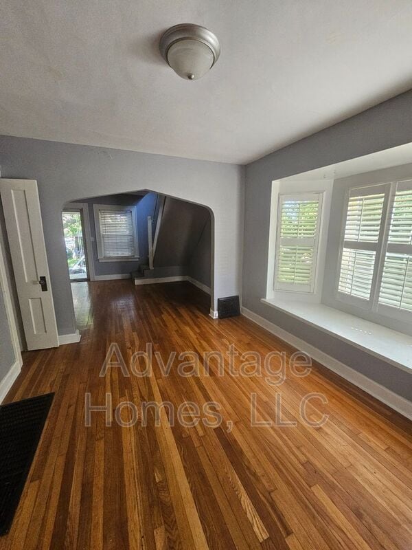 Building Photo - 4544 Terrace St
