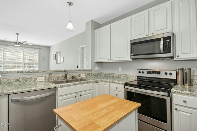 Building Photo - 2212 kurdrow - Bev Roberts Rentals and pro...